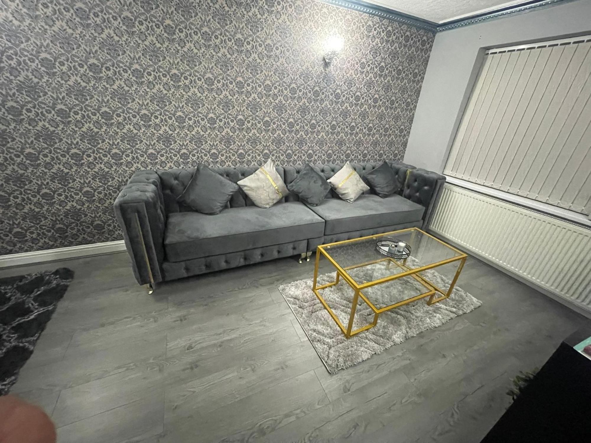 Frank Lane Villa Dewsbury Eksteriør billede